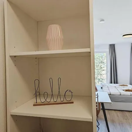 Ticasa Happy Zentral-outlet-parkplatz-aufzug-smarttv-unique * Metzingen (Tubingen)