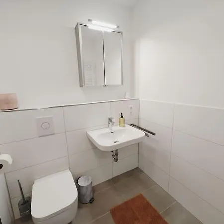 Ticasa Happy Zentral-outlet-parkplatz-aufzug-smarttv-unique